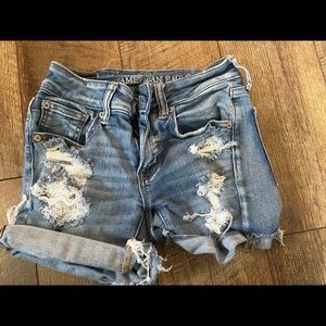 AMERICAN EAGLE SKINNY JEANS SHORTS, SIZE 2, DETAIL ON POCKETS, OK CONDITION,